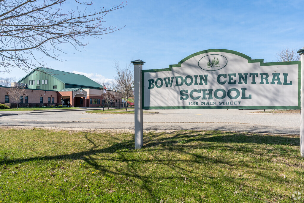 Photo of the Bowdoin Central School Sign in Bowdoin, Maine