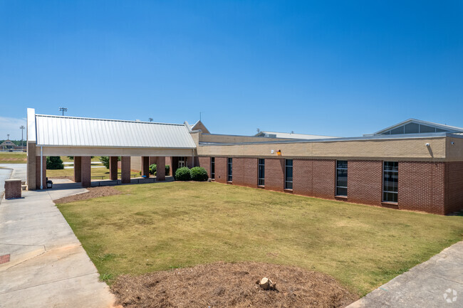 Hampton Middle School is a safe learning environment for your young students.