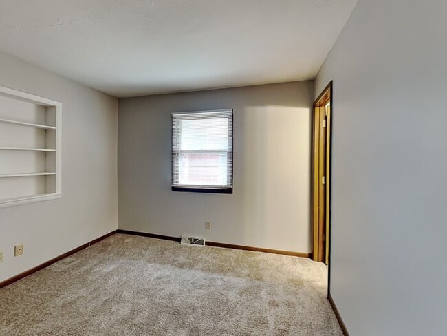 132 W Old S St, Bargersville, IN 46106 - photo 7