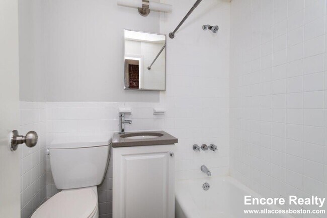 179 St Botolph St unit 7, Boston, MA 02115 - photo 6