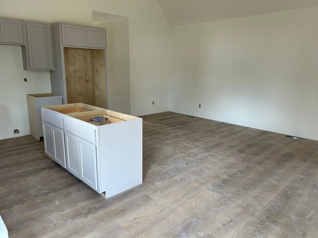 1506 W Meadowmere St, Springfield, MO 65807 - photo 5