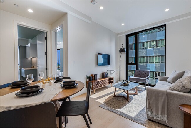 6401 Wilshire Blvd unit 604C, Los Angeles, CA 90048 - photo 2