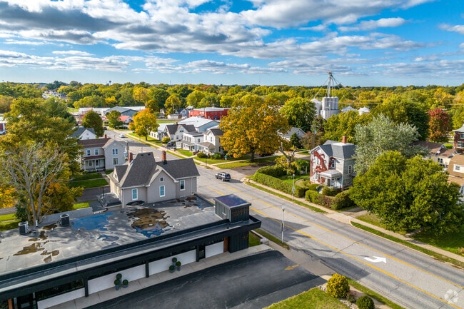 Washington is located approximately 3 miles west of Interstate 74 and 3 miles north of I-474.