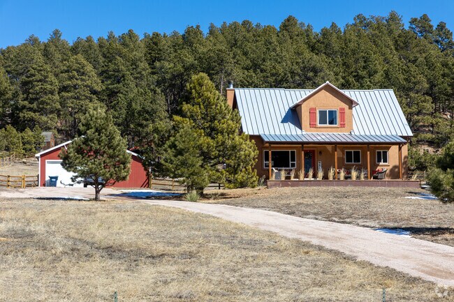 There are new builds in the hills of Peyton.