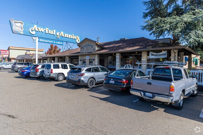 Awful Annie’s serves hearty breakfast favorites in Northeast Auburn.