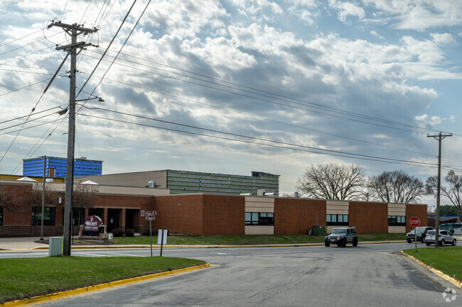Holmen Middle School has a 12 to 1 student-teacher ratio.