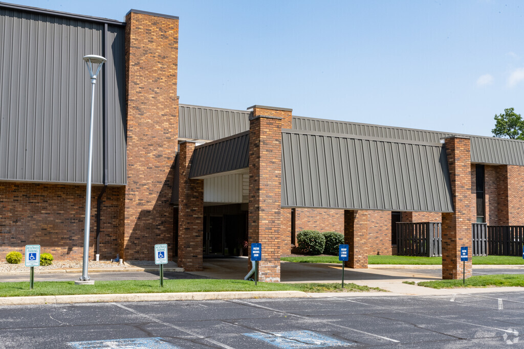 Apostolic Christian Academy serves Toledo students in grades K-12 in a private school setting.