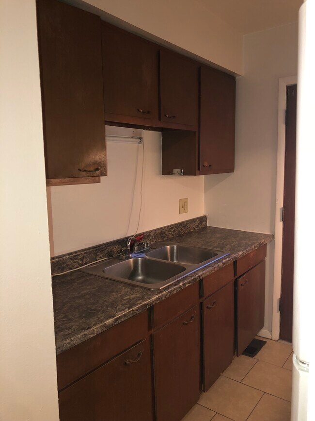 4336 Fair Oaks Rd unit 1, Dayton, OH 45405 - photo 3