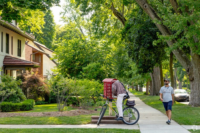 Lower Burns Park's wide sidewalks and quiet streets are very cyclist and pedestrian friendly.
