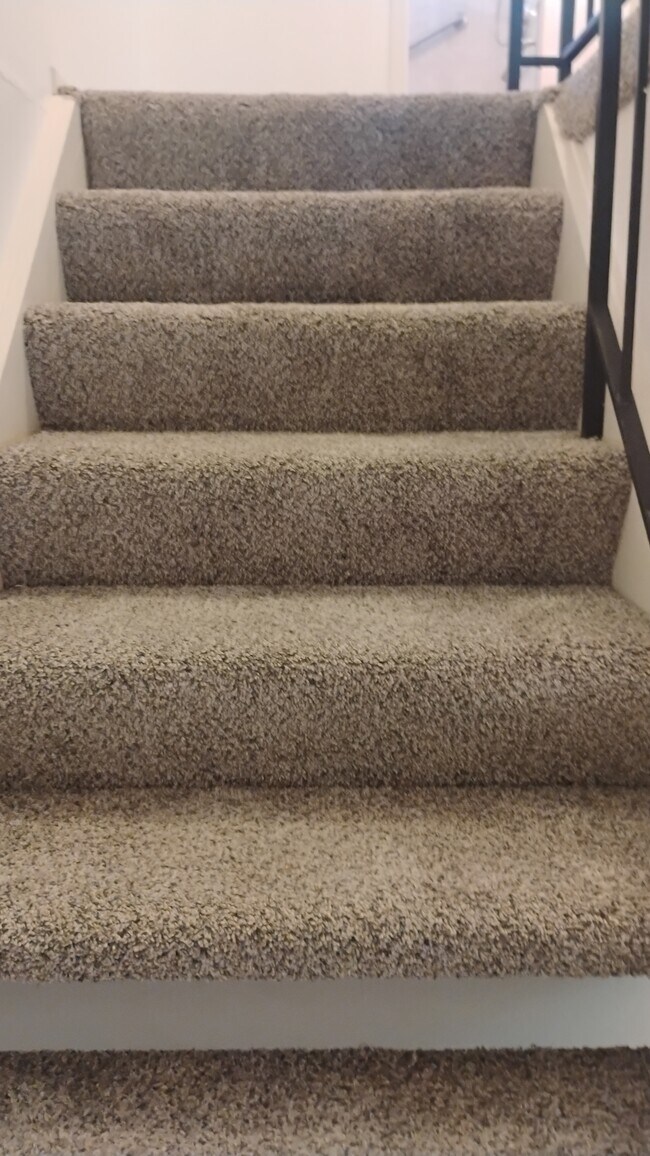 8732 Woodman Way unit C, Sacramento, CA 95826 - photo 6