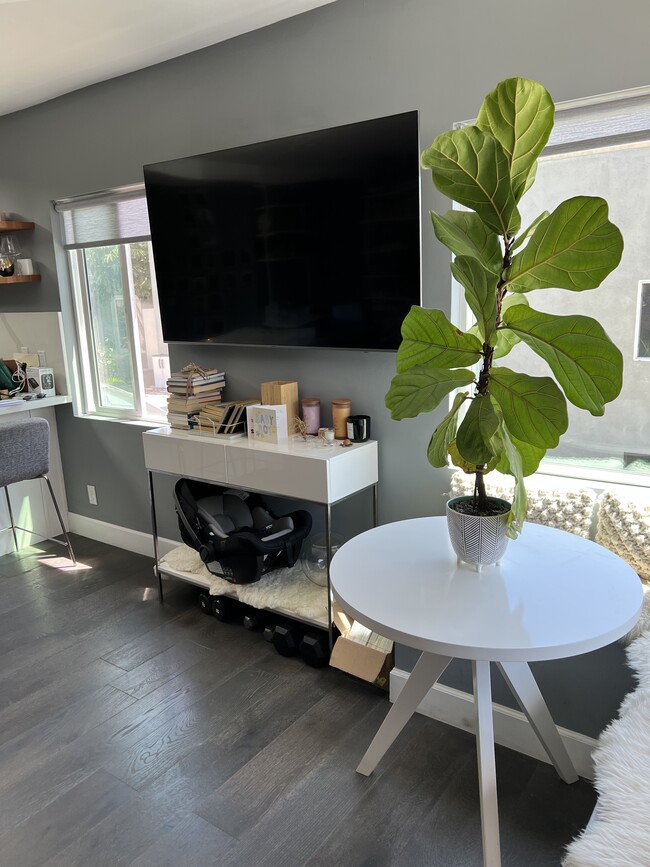 1510 Hauser Blvd unit 1510 Hauser Blvd., Los Angeles, CA 90019 - photo 7