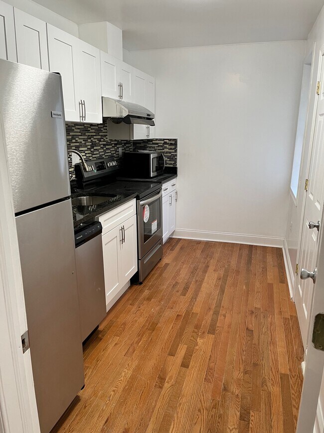 901-3 Diamond St unit 2F, Philadelphia, PA 19122 - photo 2