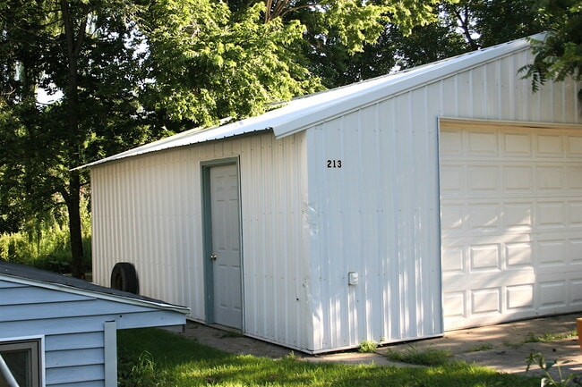Detached Garage