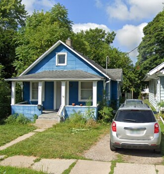 910 Dakin St, Lansing, MI 48912