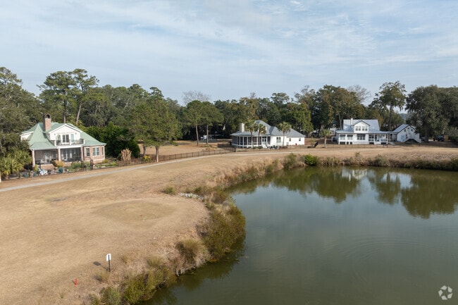 One can find homes on Cat Island generously spaced out from one another.