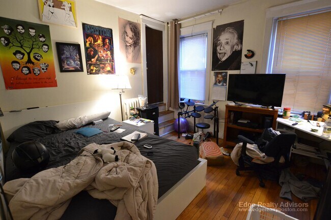 115 Freeman St unit 1, Brookline, MA 02446 - photo 5