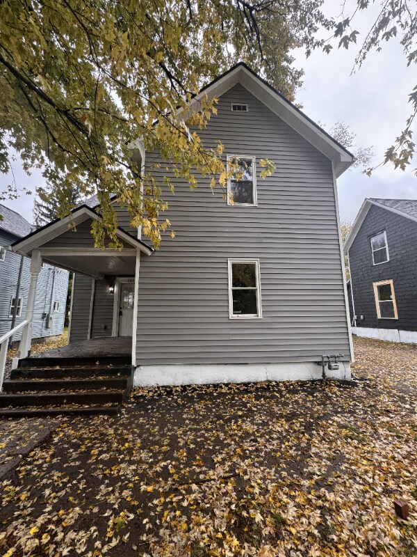 537 W Auburn Ave, Bellefontaine, OH 43311