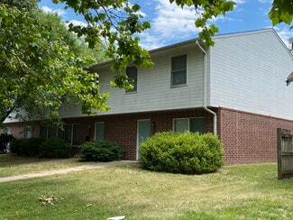 1023 Kearney St, Manhattan, KS 66502