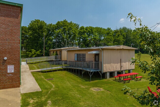 Wright Middle School has portable classrooms in Nashville.