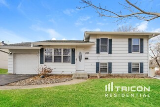 3733 Hillsboro Ave N, Minneapolis, MN 55427