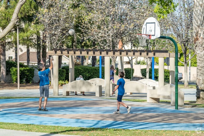 Lake Edge residents can head to Lincoln Street Park to shoot a game of hoops.