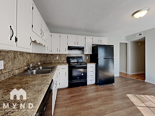 5967 Shane Cir, Pinson, AL 35126 - photo 3