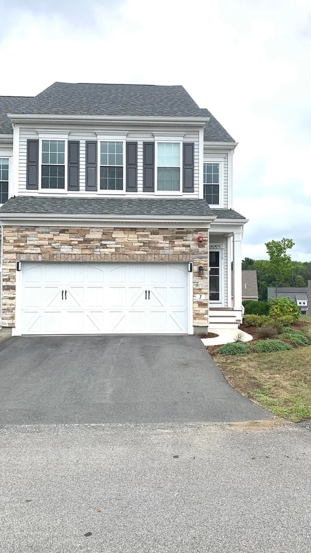 7 Locust Ln, Hopkinton, MA 01748