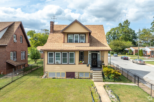 Live in a nice bungalow in Grove Park.