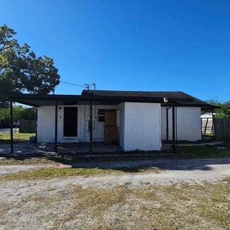 4 Sandy Ln, Auburndale, FL 33823