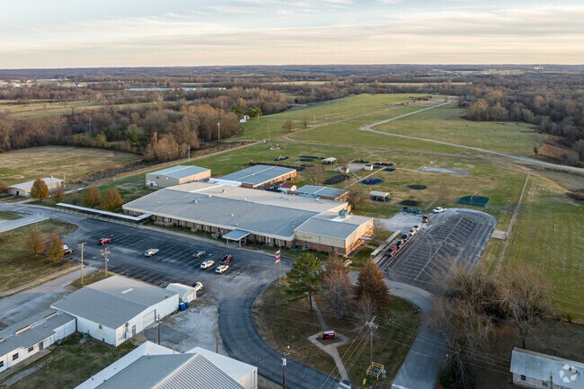 Glenn Duffy Elementary School is located in southwest Gravette.