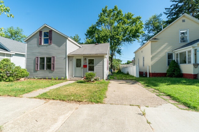 51 E 21st St, Holland, MI 49423 - photo 3