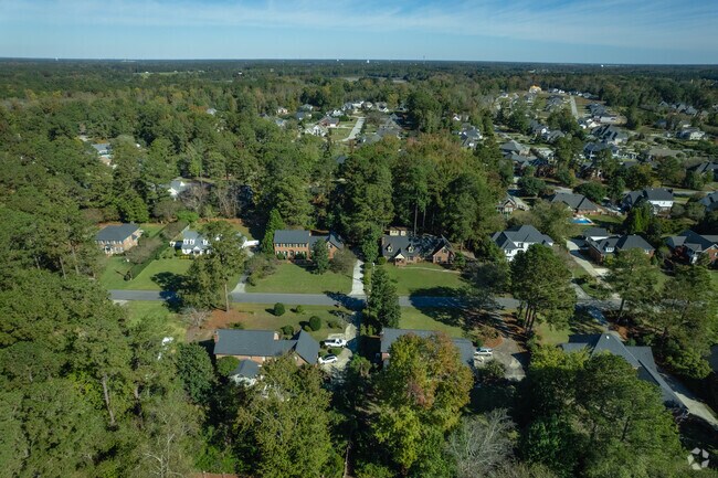 Windsor Forest is a neighborhood with many great amenities and activities.