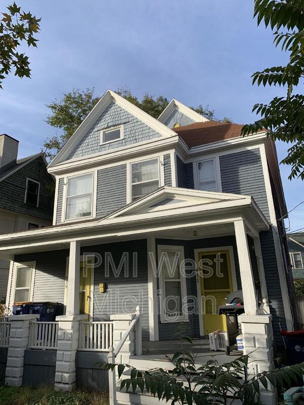 817 Fairmount St SE, Grand Rapids, MI 49506