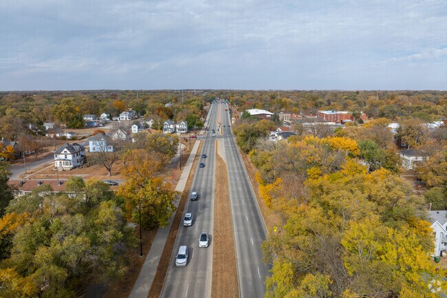 Walnut has access to US Highway 63.