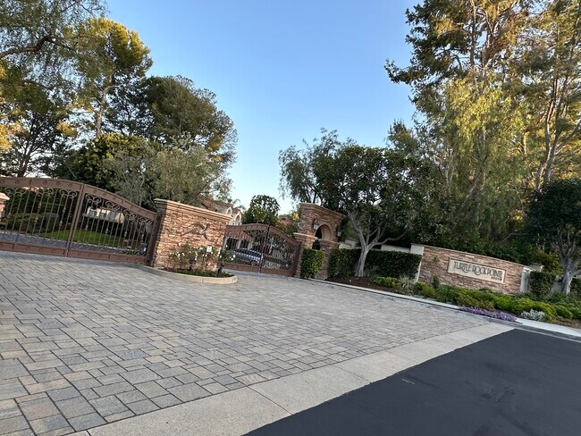 17 Sarena unit 33, Irvine, CA 92612 - photo 2