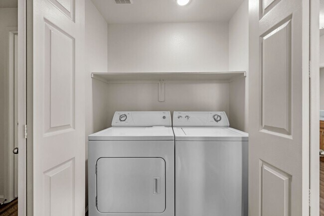 Villa Lucia Apartments - A Quiet Community located on Figarden Loop, Fresno, CA 93722 - photo 4