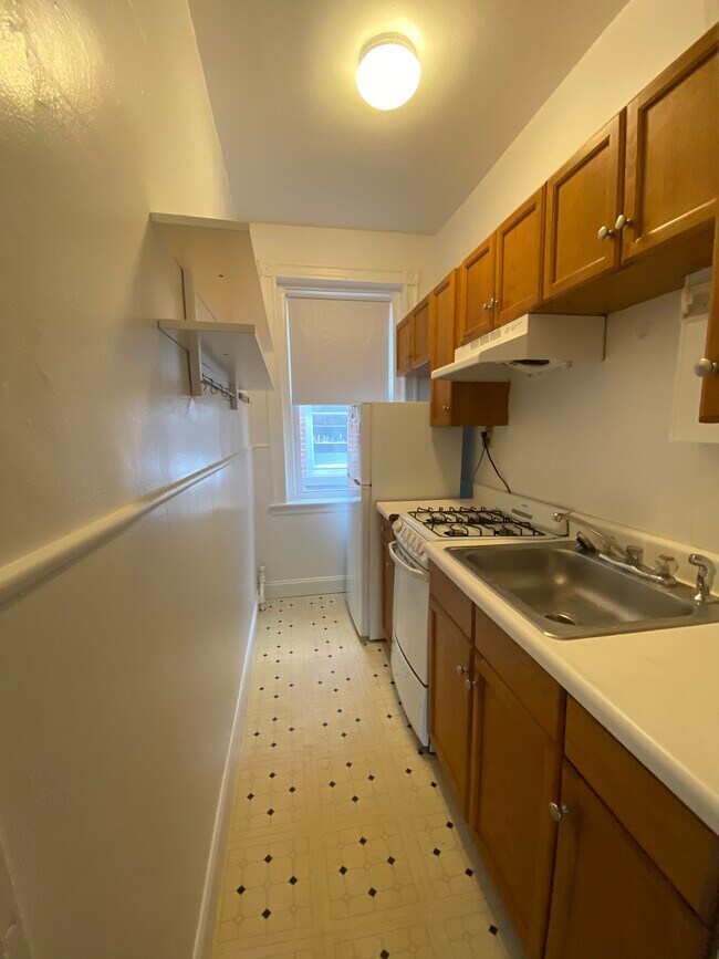 1821 Beacon St unit 411, Brookline, MA 02445 - photo 3