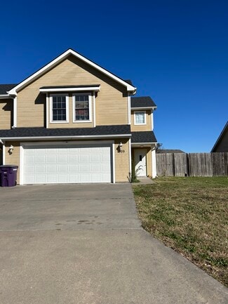 509 Brookmont Dr, Manhattan, KS 66502