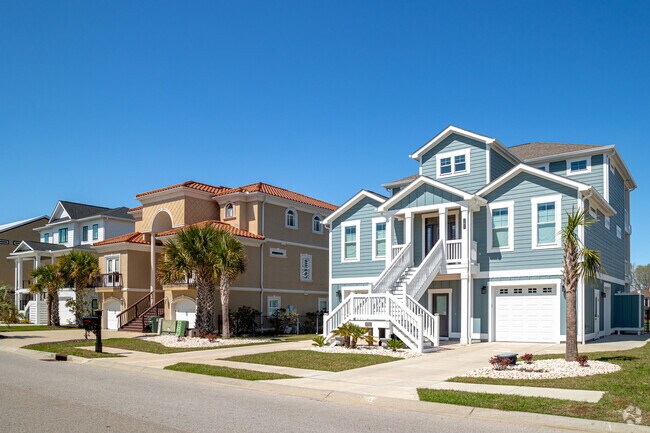 There are custom built homes along the Intracoastal Waterway in North Myrtle Beach.
