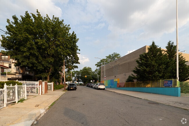 The New School for Leadership and Journalism in The Bronx has extended community ties.