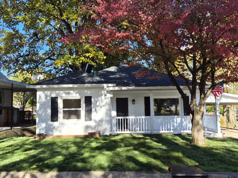 1010 Austin Ave, Lawrenceville, IL 62439 - photo 1