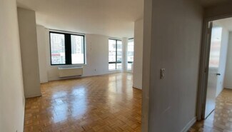 2 S End Ave Unit 1311, New York, NY 10280