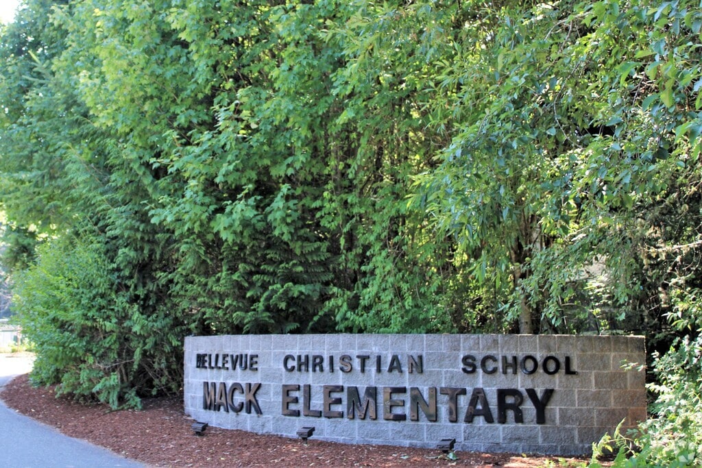 Bellevue Christian Mack Elementary sign in Cottage Lake.