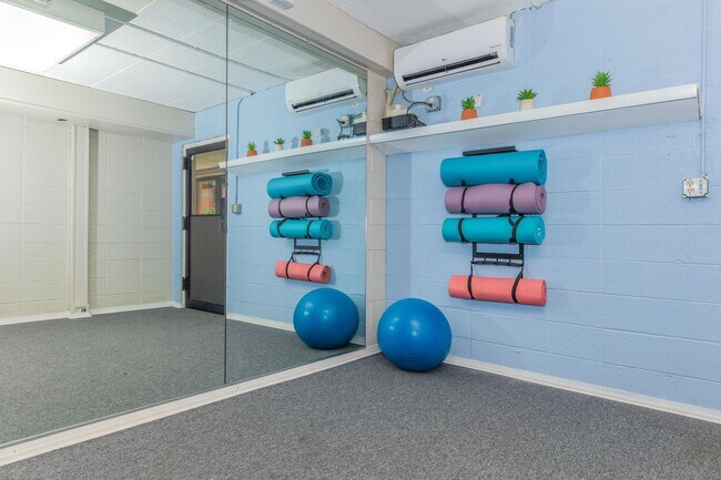 Sagamore Hills, Middletown, CT 06457 - photo 3