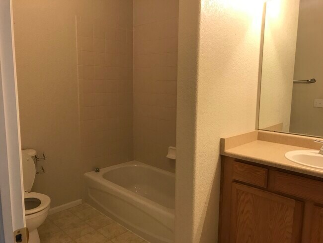 22920 E Roxbury Dr, Aurora, CO 80016 - photo 6