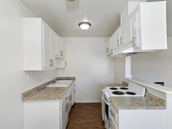 229 Woodruff Apartments, Bellflower, CA 90706 - photo 6