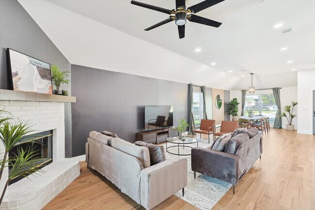 215 Nottingham Dr unit ID1019588P, Waxahachie, TX 75165 - photo 3