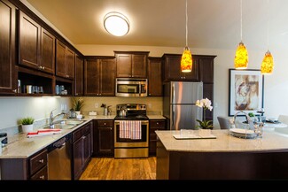 6800-6802 Cedar Lake Rd S, Saint Louis Park, MN 55426