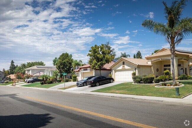Neighbors enjoy the sunny California weather in Fairway Oaks.