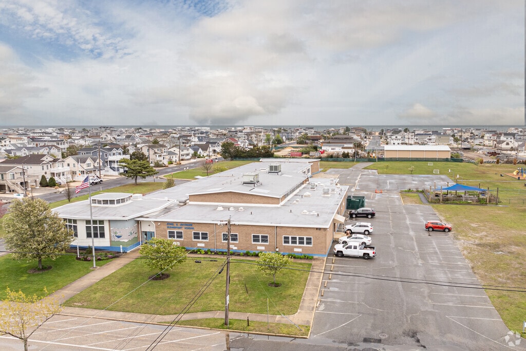 Ethel Jacobsen Elementary School empowers all students to achieve their highest potential.